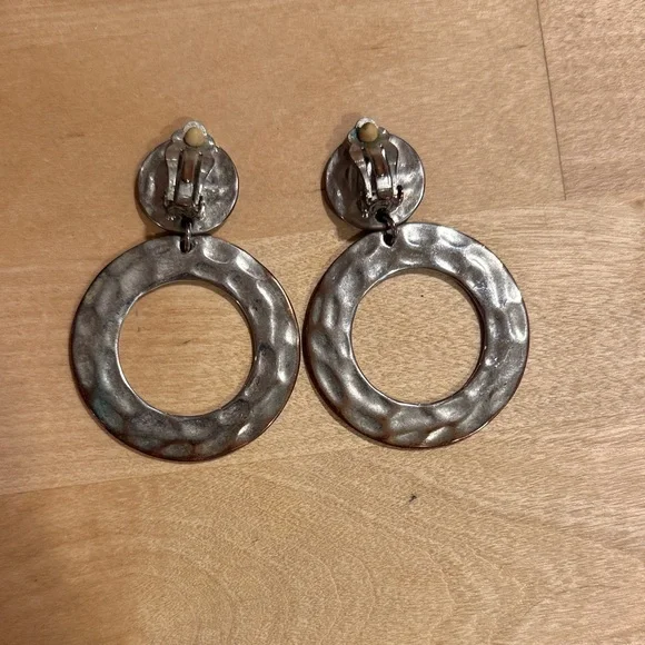 Vintage Silver Hammered Circle Earrings - Picture 2 of 5